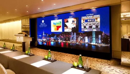 Restaurants & Hotels video wall solutions